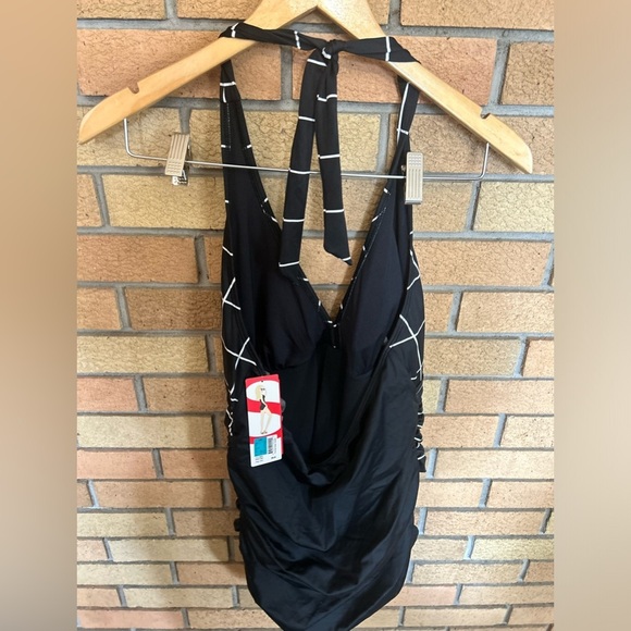 NWT SPANX Swim Black Geo Ruched Halter Tie Neck Tankini Top Size 16 - Picture 2 of 4